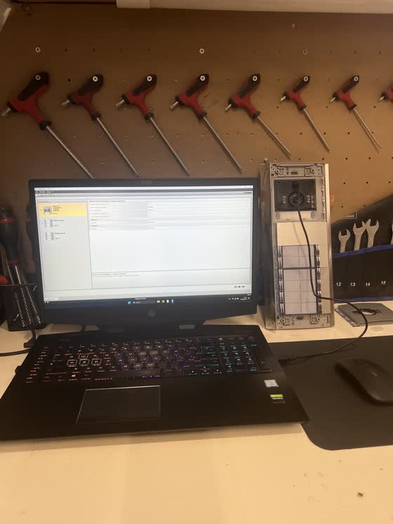 Programmazione di un posto esterno videocitofonico in laboratorio